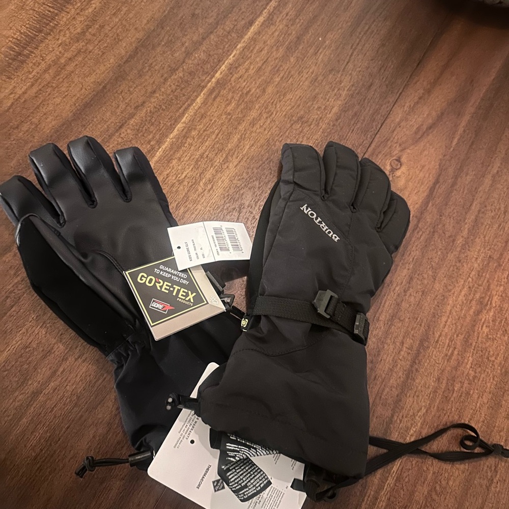 NWT Burton Black Gore-Tex Gloves